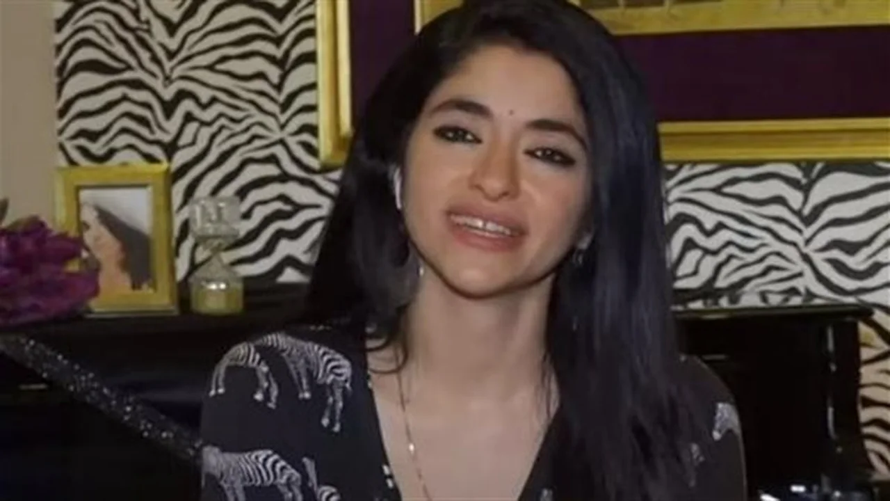 حقيقة التسجيل الصوتي.. رنا أبو السعود تكشف هوية صاحب جملة هم تيكا تيكا